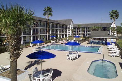 Howard Johnson Maingate East 003